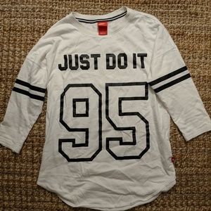 Nike 3/4 Sleeve White Shirt Size M